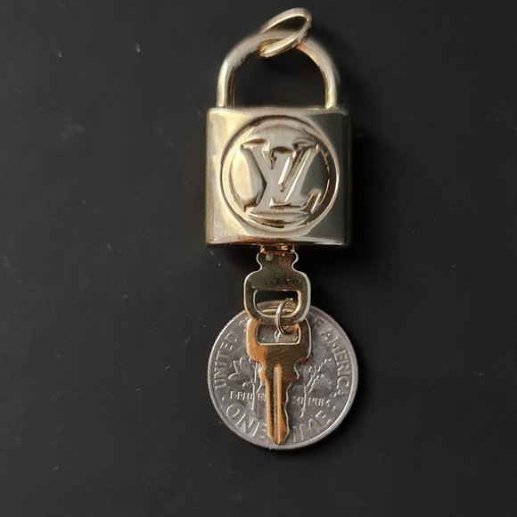 18k gold pendant with unique design - Picture 13 of 16